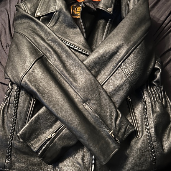 Women’s heavy leather riding jacket. New without tags fits like a woman’s 2XL - Picture 2 of 4